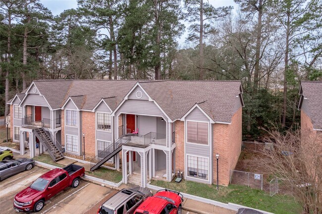 Building Photo - 2402 Sycamore Ave