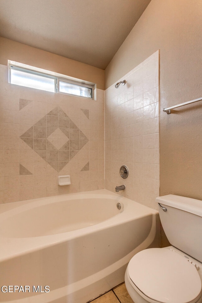 Building Photo - 628 Paseo Hermoso Dr