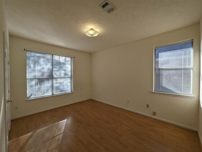 Building Photo - 1822 American Elm Ct