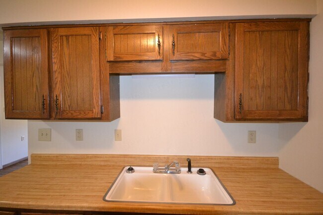 Building Photo - Warsaw Apartments