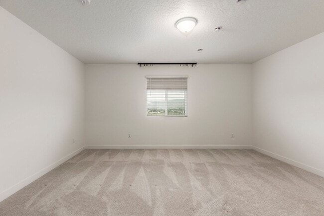 Building Photo - Convenient and Charming Heber City Town Ho...