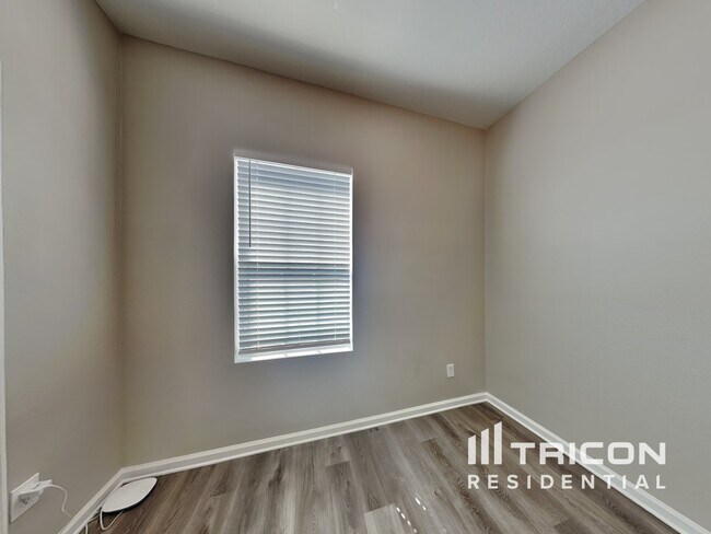 Building Photo - 15121 Sora St