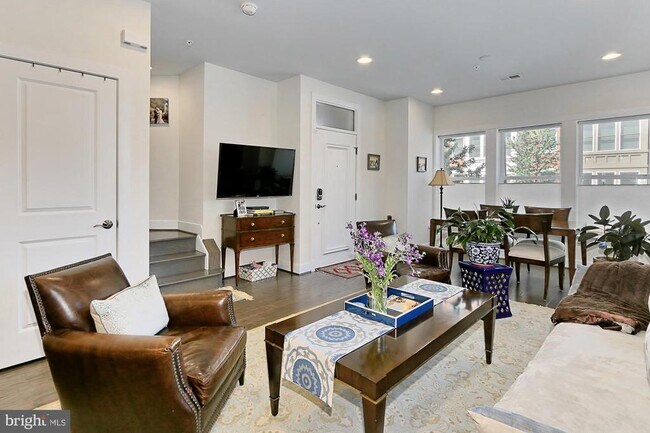 Building Photo - 1915 Main Line Blvd