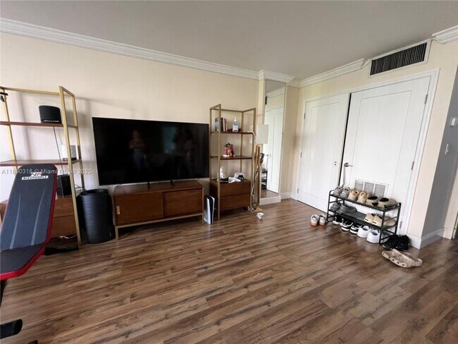 Building Photo - 1 bedroom in Sunny Isles Beach FL 33160