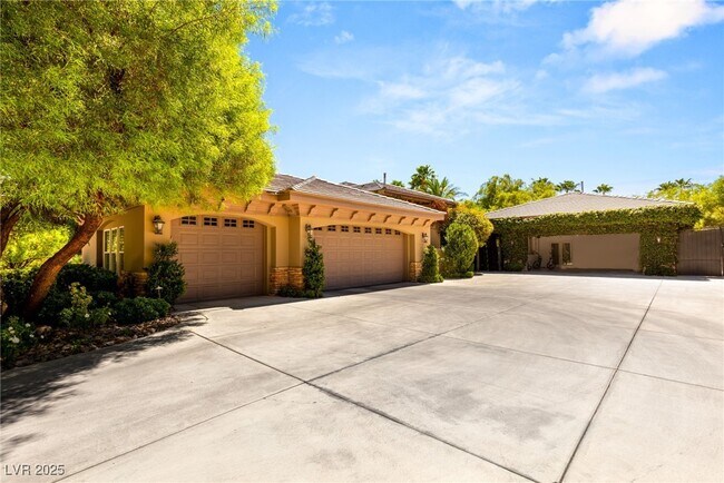 Building Photo - 9813 Moon Valley Pl