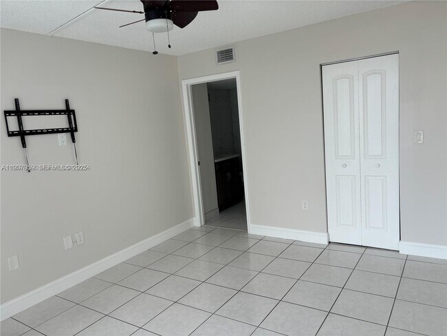 Building Photo - 2055 SW 122nd Ave