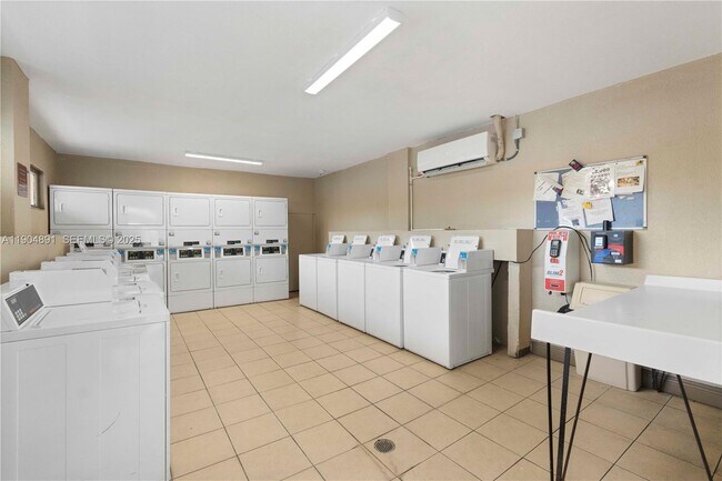 Building Photo - 1800 Sans Souci Blvd