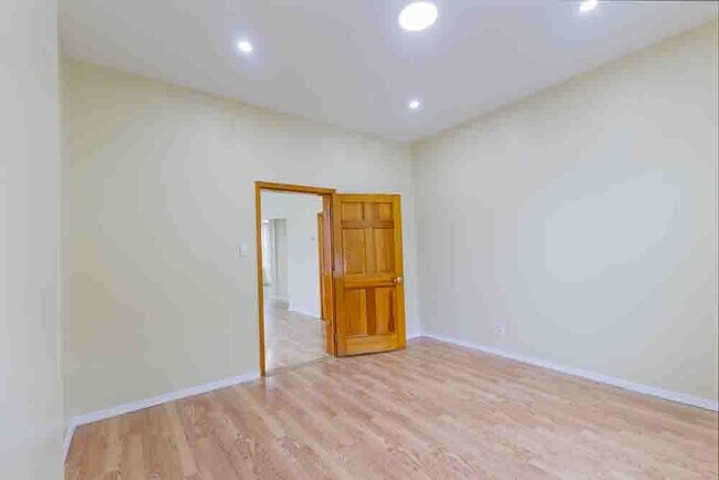 Building Photo - 3 Ridgley Pl