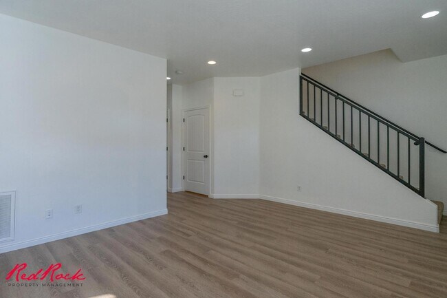 Building Photo - 2075 S Sir Monte Dr