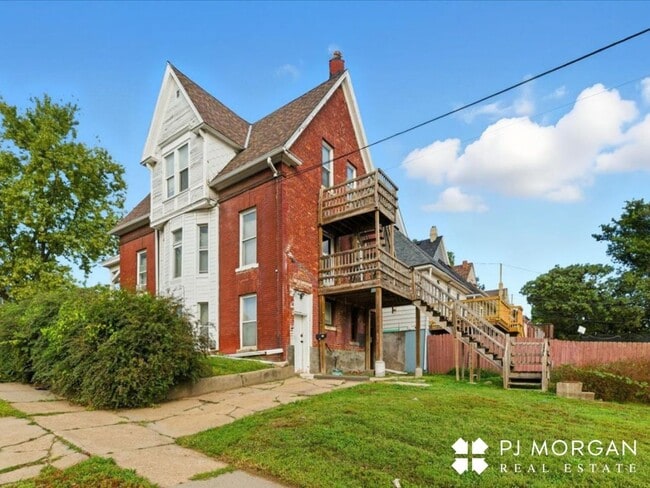 Building Photo - 3735 S