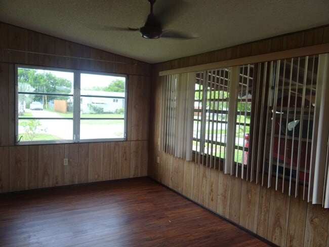 Building Photo - Port Charlotte Annual Rental. 2 bed, 2 bath, 1 carport