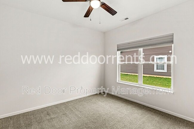 Building Photo - 692 N Granite Dr