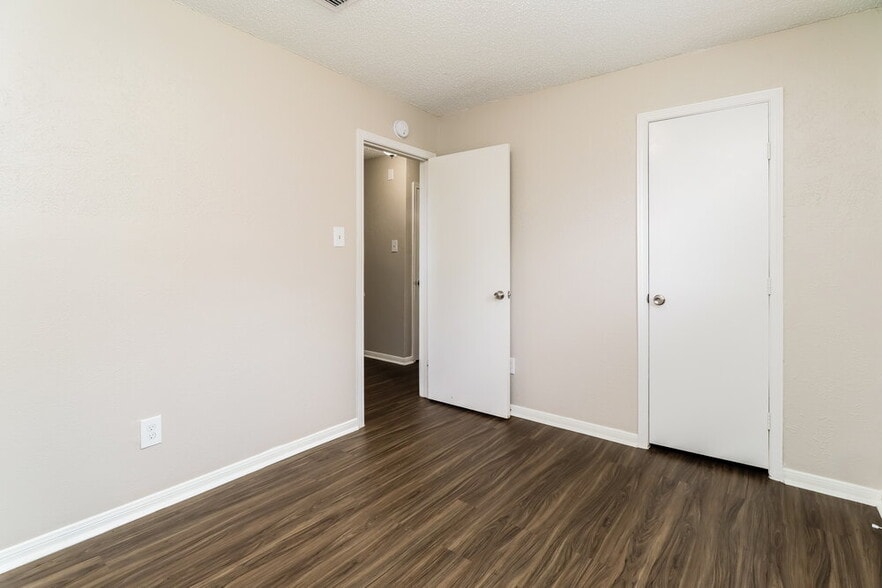 Building Photo - 7218 Wren Cir