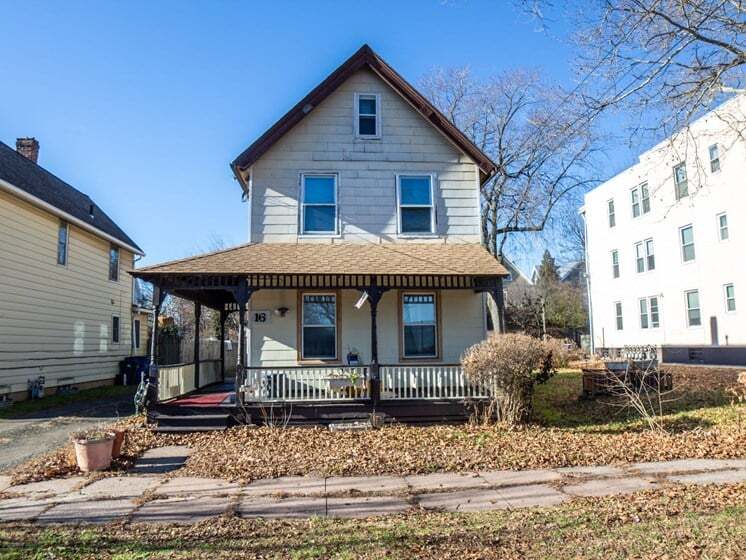 Building Photo - 16 Hallock Ave