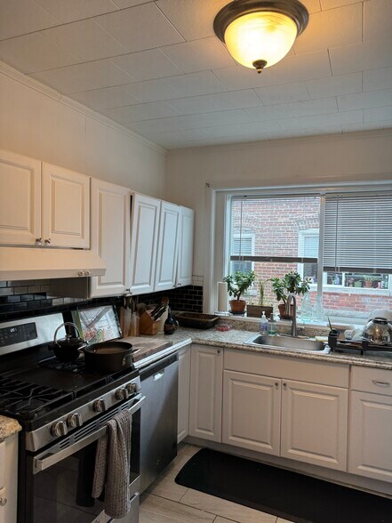 Building Photo - 809 Washington St