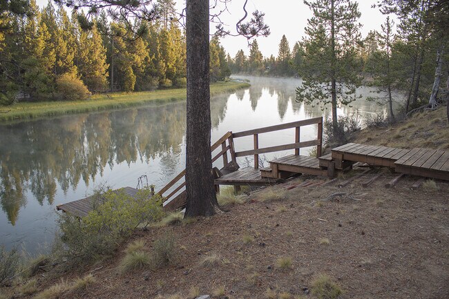 Building Photo - Furnished Seasonal Rental Through May 31, 2026