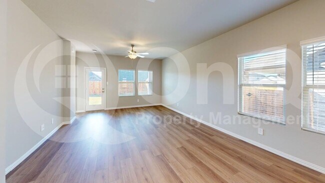 Building Photo - 505 Blanton St