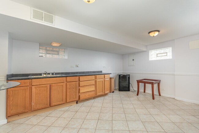 Building Photo - 3517 W 76th St