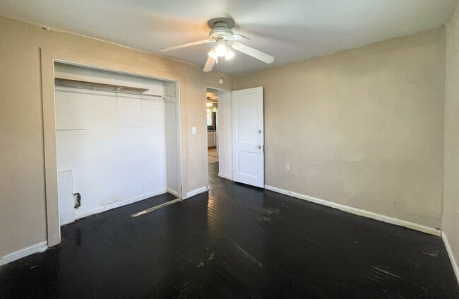 Building Photo - 3 bedroom home