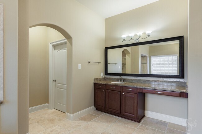 Building Photo - 32611 Waltham Crossing