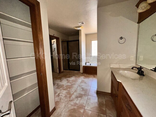 Building Photo - 13201 SW 2nd Terrace