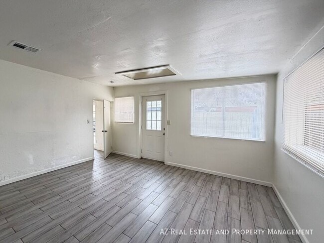 Building Photo - 7210 N 55th Dr