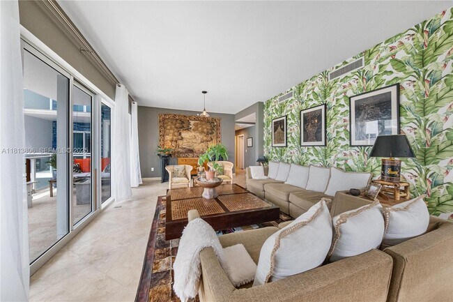 Building Photo - 6103 Aqua Ave