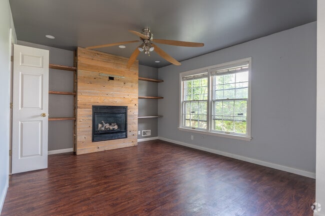 3BR, 2.5BA - Living Room - 3010 Taylorsville Rd