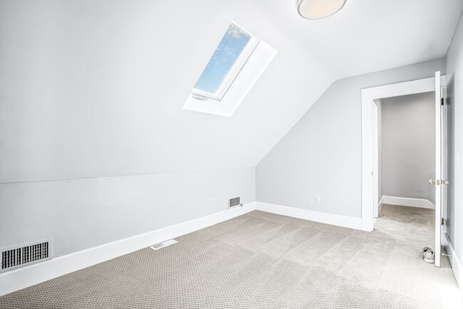 Building Photo - 11 Elmwood Ave