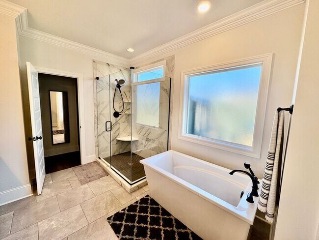 Building Photo - Pre-lease today for a late May move in