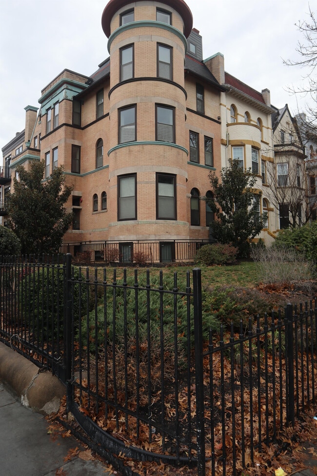 Building Photo - 1300 Euclid St NW