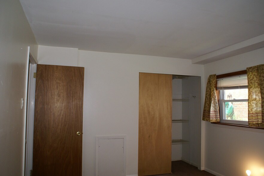 Master Bedroom - 2141 Benson St