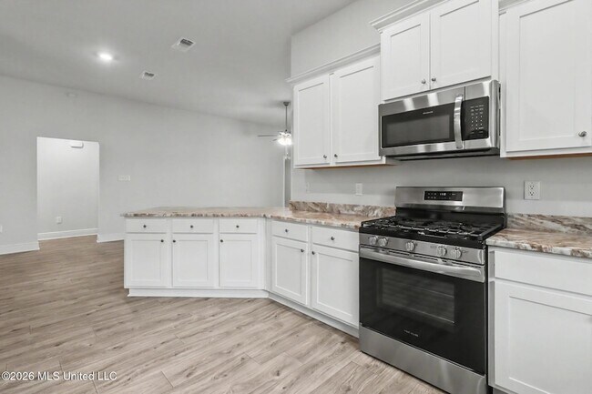 Building Photo - 14027 Oak Arbor Dr