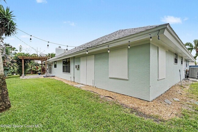 Building Photo - 115 11th Ave