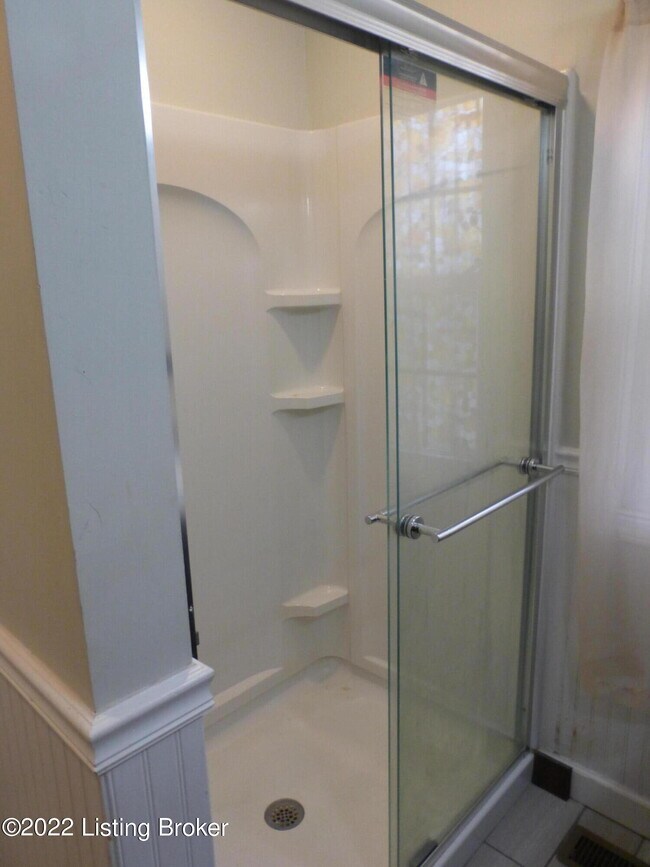 Building Photo - 701 Rudy Ln