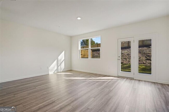 Building Photo - 541 Magnolia Cir