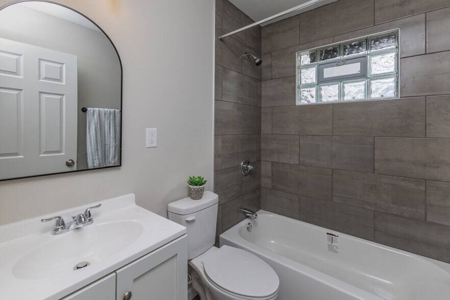 Building Photo - 3437 Redskin Dr