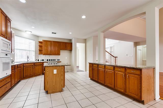 Building Photo - 2904 Woods Dr
