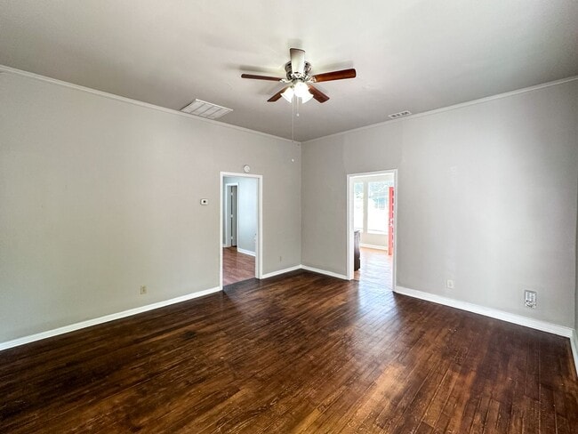 Building Photo - 611 Nelray Blvd