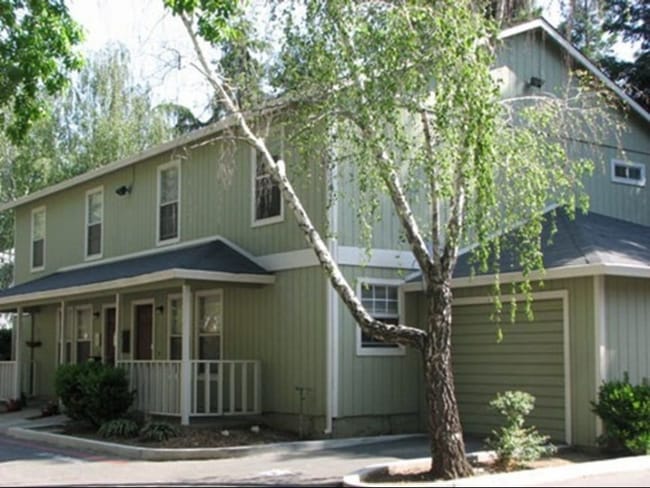 Primary Photo - 1207 W Sacramento Ave