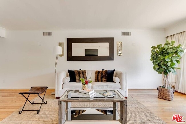 Building Photo - 3401 Alginet Dr