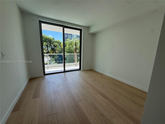 Building Photo - 2200 Brickell Ave