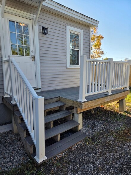 Building Photo - 44 Allen St