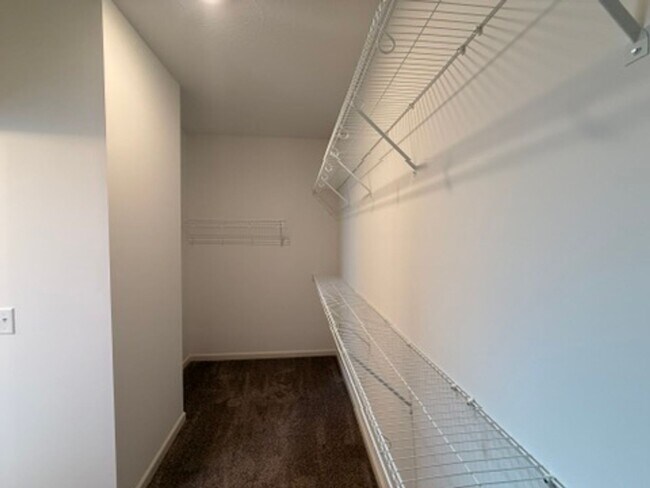 Building Photo - Stunning Modern Ranch for Rent near Lake F...