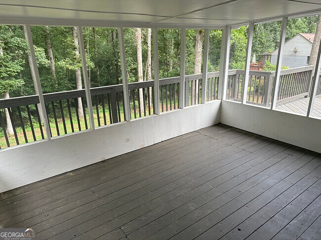 Building Photo - 5254 Deer Run Dr SW