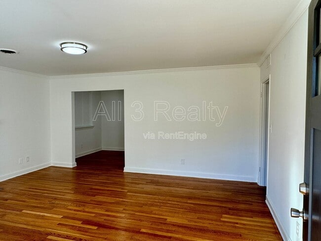 Building Photo - 2927 Brevard Ave