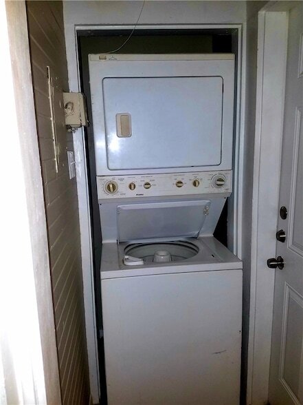 Building Photo - 5736 Worth St