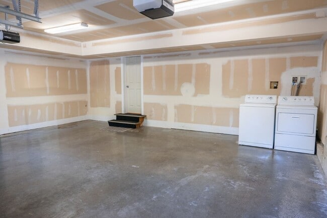 Building Photo - 4bd/2.5ba Seattle Home