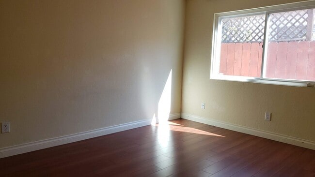 Building Photo - Charming Sorrento Mesa Home