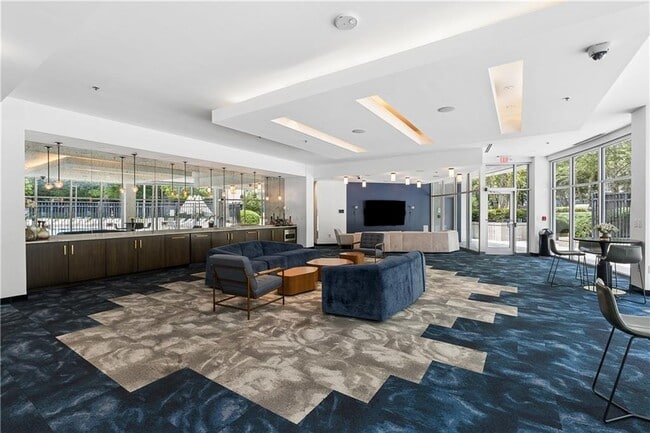 Building Photo - 950 W Peachtree St NW